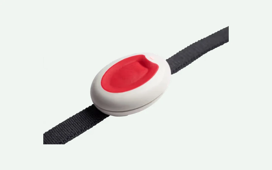 Le médaillon d'appel Libr'Alerte, porté au poignet